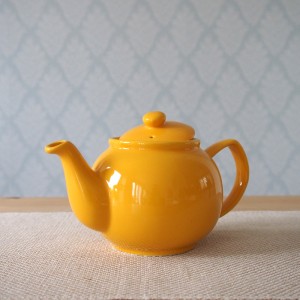 6 Cup Mustard Stoneware Teapot For Loose Leaf Teas  6 Cup Mustard Stoneware Teapot For Loose Leaf Teas