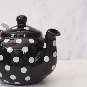 Buy London Pottery Globe Polka Dot Teapot with Strainer, Ceramic,  Red/White, 2 Cup Capacity (500 ml) Online at desertcartINDIA