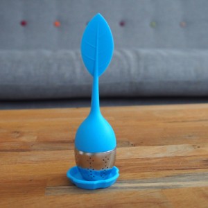 Loose Tea Infuser With Silicone Handle  Loose Tea Infuser With Silicone Handle