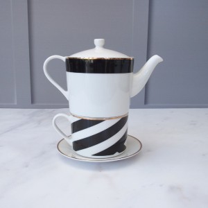 Mikasa Delux Deco Tea For One With A Cup And Saucer Mikasa Delux Deco Tea For One With A Cup And Saucer