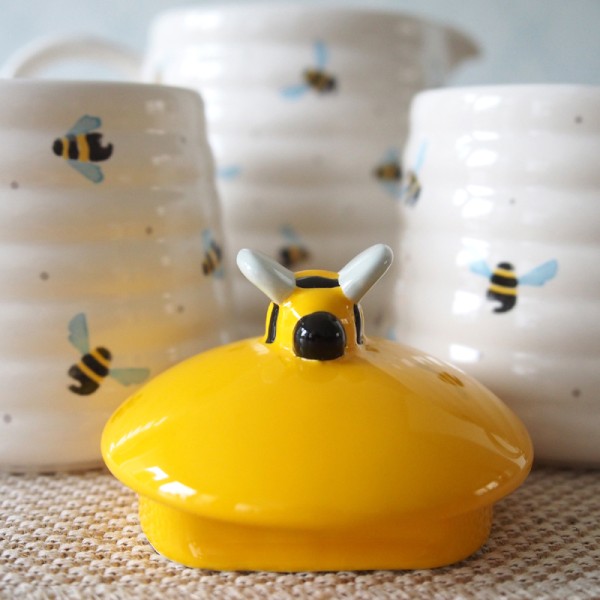 Sweet Bee Teapot And Two Mugs Set Fine Stoneware Teapots And Mugs