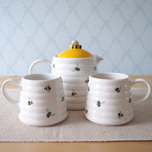 Sweet Bee Teapot And Two Mugs Set Fine Stoneware Teapots And Mugs